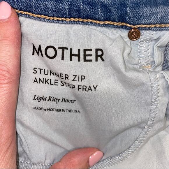 Mother Stunner Zip Ankle Step Fray in Light Kitty Racer Blue Denim Jeans size 25 - Picture 3 of 12